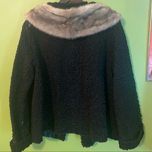 Vintage 60’s black astrakhan Persian lamb cropped jacket with mink collar - Picture 8 of 14